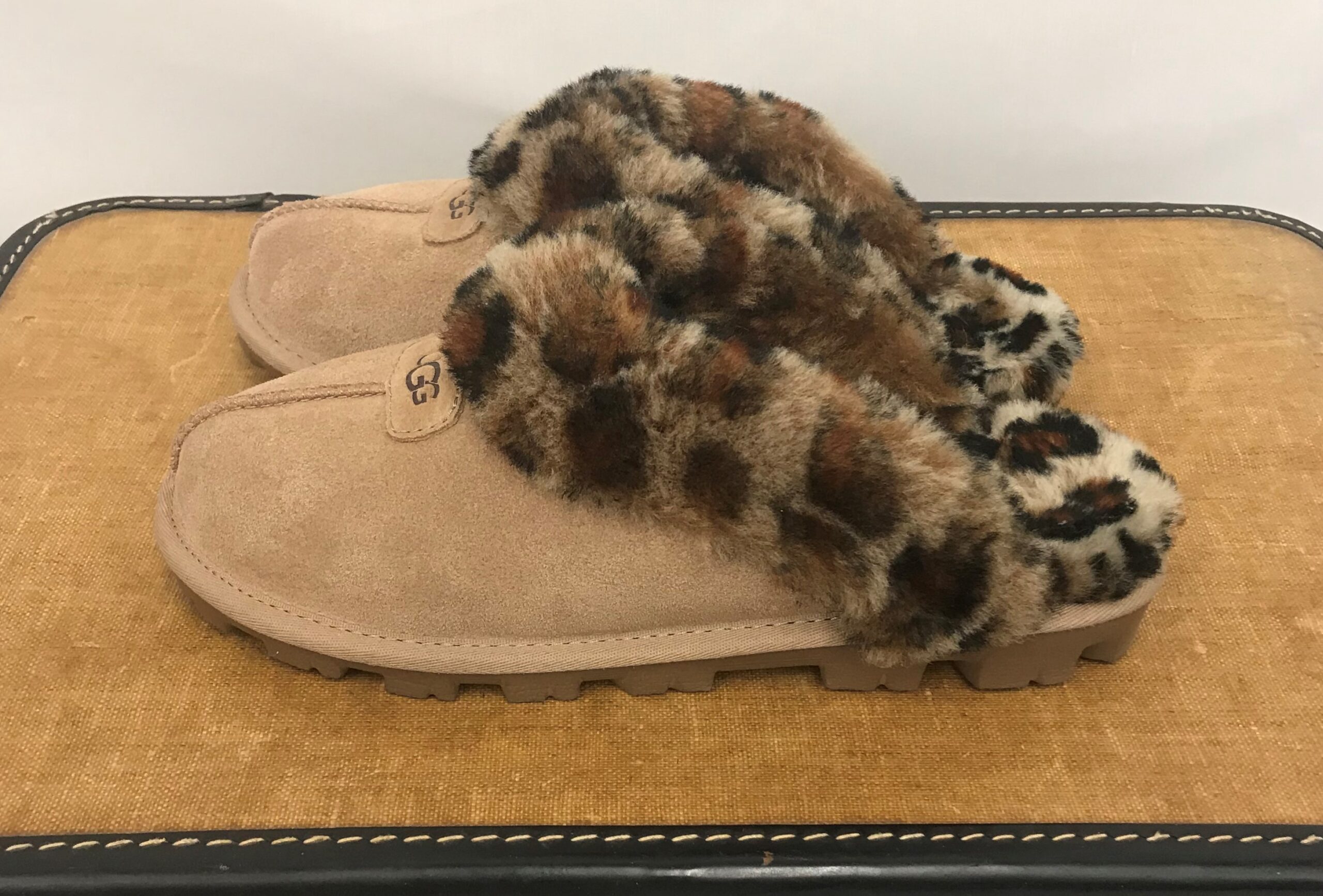 size 8 ugg slippers